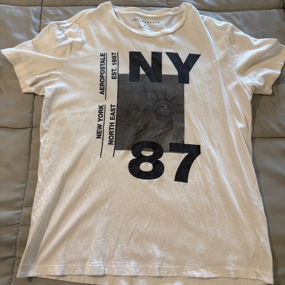 Aeropostale Tee Size M
